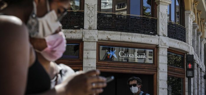 La impunidad de la banca en el maltrato a sus clientes