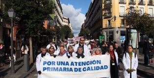 Los médicos de Madrid continúan con la huelga ante la incomparecencia del consejero de Sanidad.