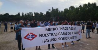 Manifestación de los afectados por la Línea 7b de Metro de Madrid.