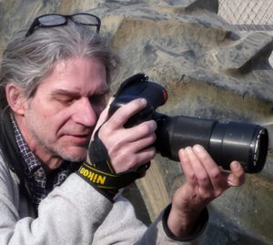El fotógrafo Jeff McCurry, el amigo de Harambe, el gorila que fue asesinado por proteger a un niño.