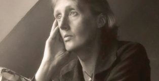 Akal publica una nueva edición de Un cuarto propio, de Virginia Woolf, con traducción de Itziar Hernández Rodilla.